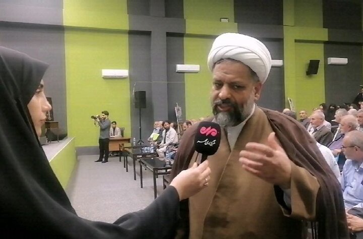 در جنگ روایتها، تبلیغ دینی خط مقدم دفاع از هویت و انسجام ملی است در جنگ روایتها، تبلیغ دینی خط مقدم دفاع از هویت و انسجام ملی است