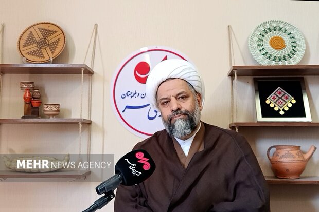 در جنگ روایتها، تبلیغ دینی خط مقدم دفاع از هویت و انسجام ملی است در جنگ روایتها، تبلیغ دینی خط مقدم دفاع از هویت و انسجام ملی است