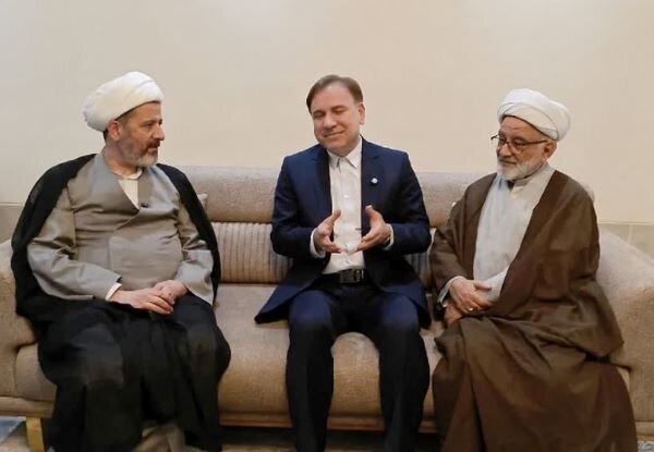 زارع: برنامه‌های حمایت از خانواده‌های شهدای جنگ رمضان تداوم یابد