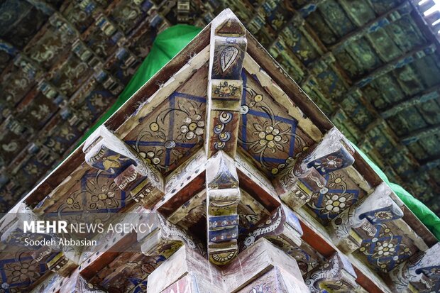 سقانفارها با «یاحسین (ع)» دم می گیرند؛ روایت سازه های چوبی مازندران سقانفارها با «یاحسین (ع)» دم می گیرند؛ روایت سازه های چوبی مازندران