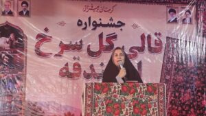 قالی «گل سرخ اسفندقه»‌ نماد اصالت جیرفت در مسیر جهانی شدن است