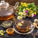 ۷ دمنوش گیاهی مؤثر در طب سنتی برای آرامش اعصاب و بهبود خواب