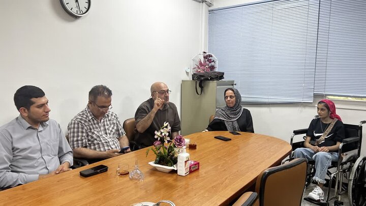نارین پس از درمان‌های تخصصی از بیمارستان بعثت سنندج ترخیص شد
