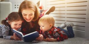 یک تراپیست: کتاب‌ خواندن به سلامت ذهن و کاهش فشارهای روانی کمک می‌کند