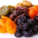 بهترین زمان خوردن آلو خشک برای رفع یبوست و بهتر شدن وضعیت گوارش